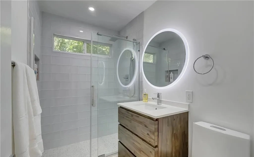 modern bathroom vanity